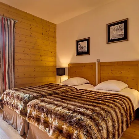 Rochette 4 A 6 Personnes Au Pied Des Pistes