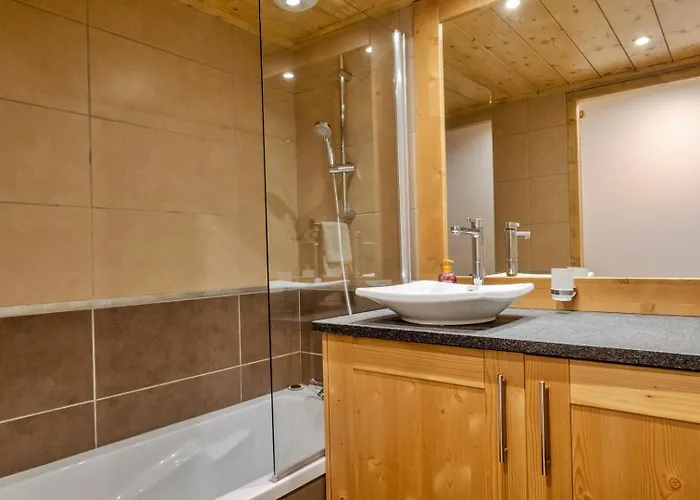 Rochette 4 A 6 Personnes Au Pied Des Pistes