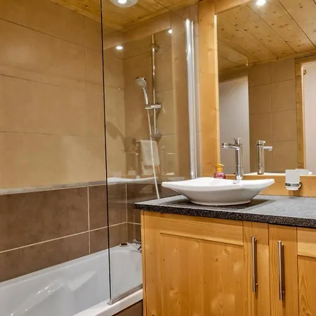 Rochette 4 A 6 Personnes Au Pied Des Pistes